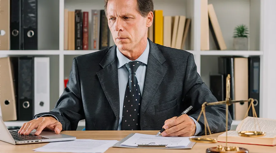 Faced with Gender Discrimination in Houston? Legal Options & How a Lawyer Can Help